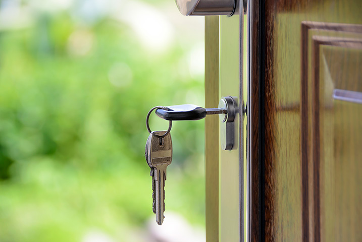 A2B Locks are able to provide local locksmiths in Woking to repair your broken locks. 